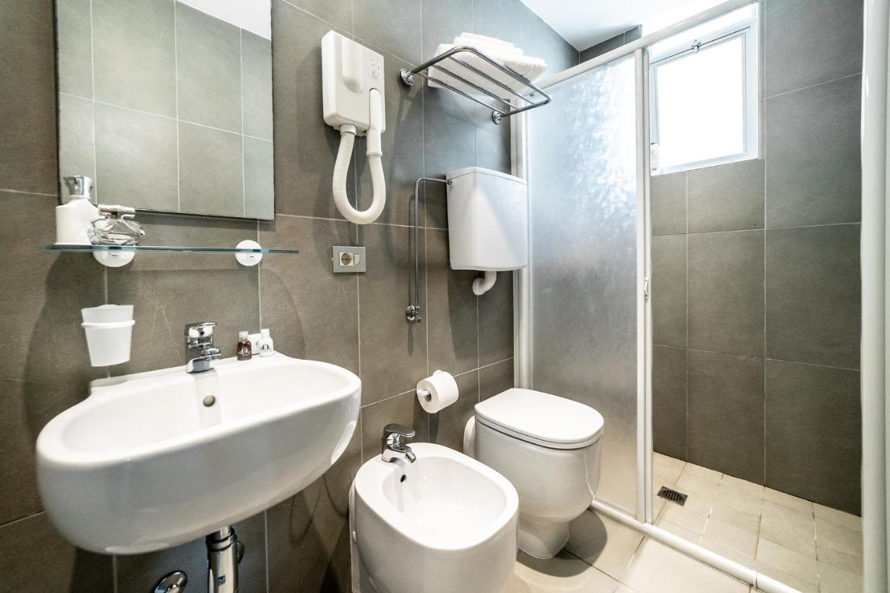 Hotel Columbia Bellaria-Igea Marina Dış mekan fotoğraf